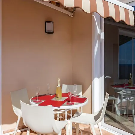 Penthouse Mar
